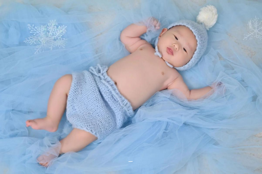 高平摸孕妇肚子沾喜气
